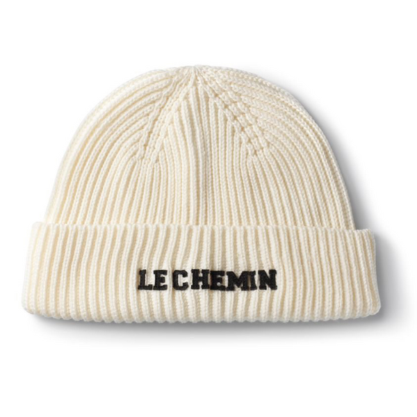 Le Chemin beanie in ribbed wool (White)